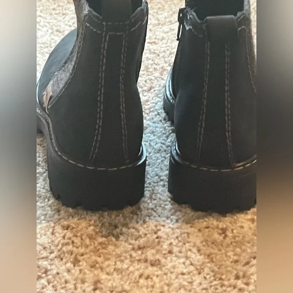 New Josef Seibel Dark Black Suede Leather Boot With Side Zipper, Never worn. 38 - Picture 5 of 12
